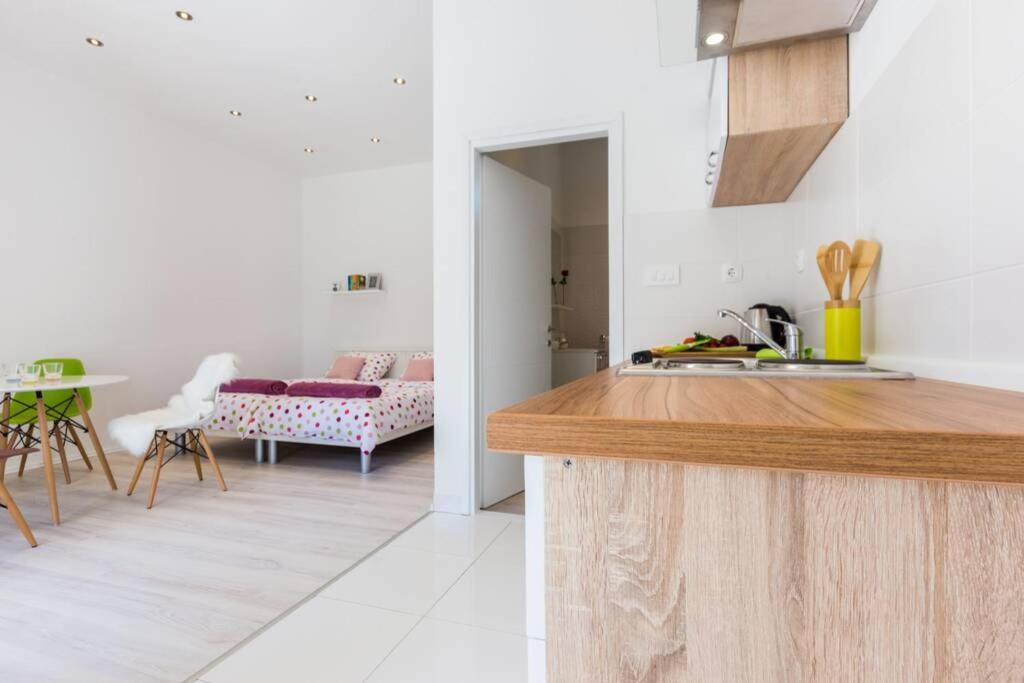 Appartement Candy Ap.-near Center,bus,beach+free Parking Place Zadar